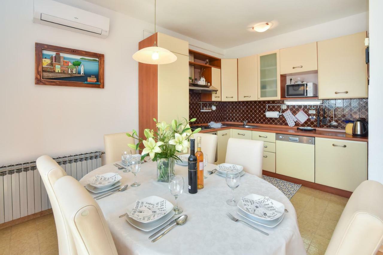 Apartment Bezic Kaštela المظهر الخارجي الصورة